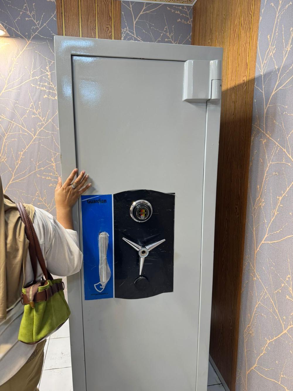 Brankas Guardian safe - 2